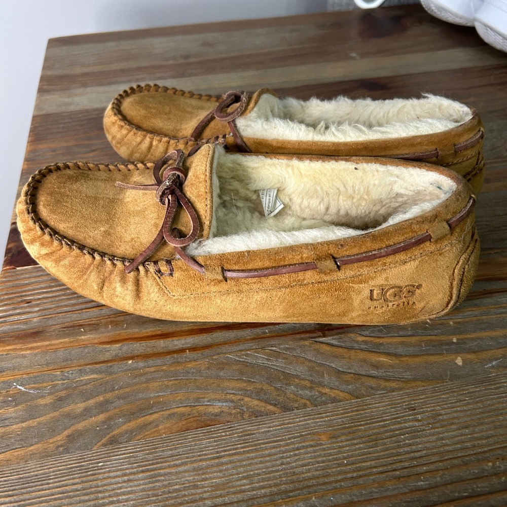 UGG Australia Dakota Chestnut Suede Sheepskin Moccasin Slippers Womens 8